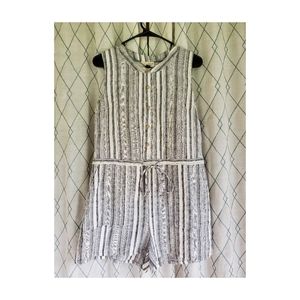 Universal Thread Gray Striped Romper